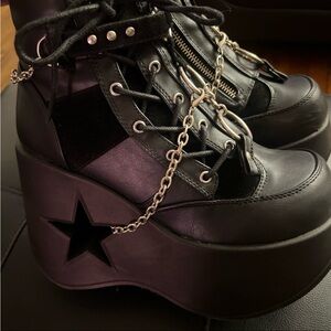 Demonia Dynamite-101 platform boots